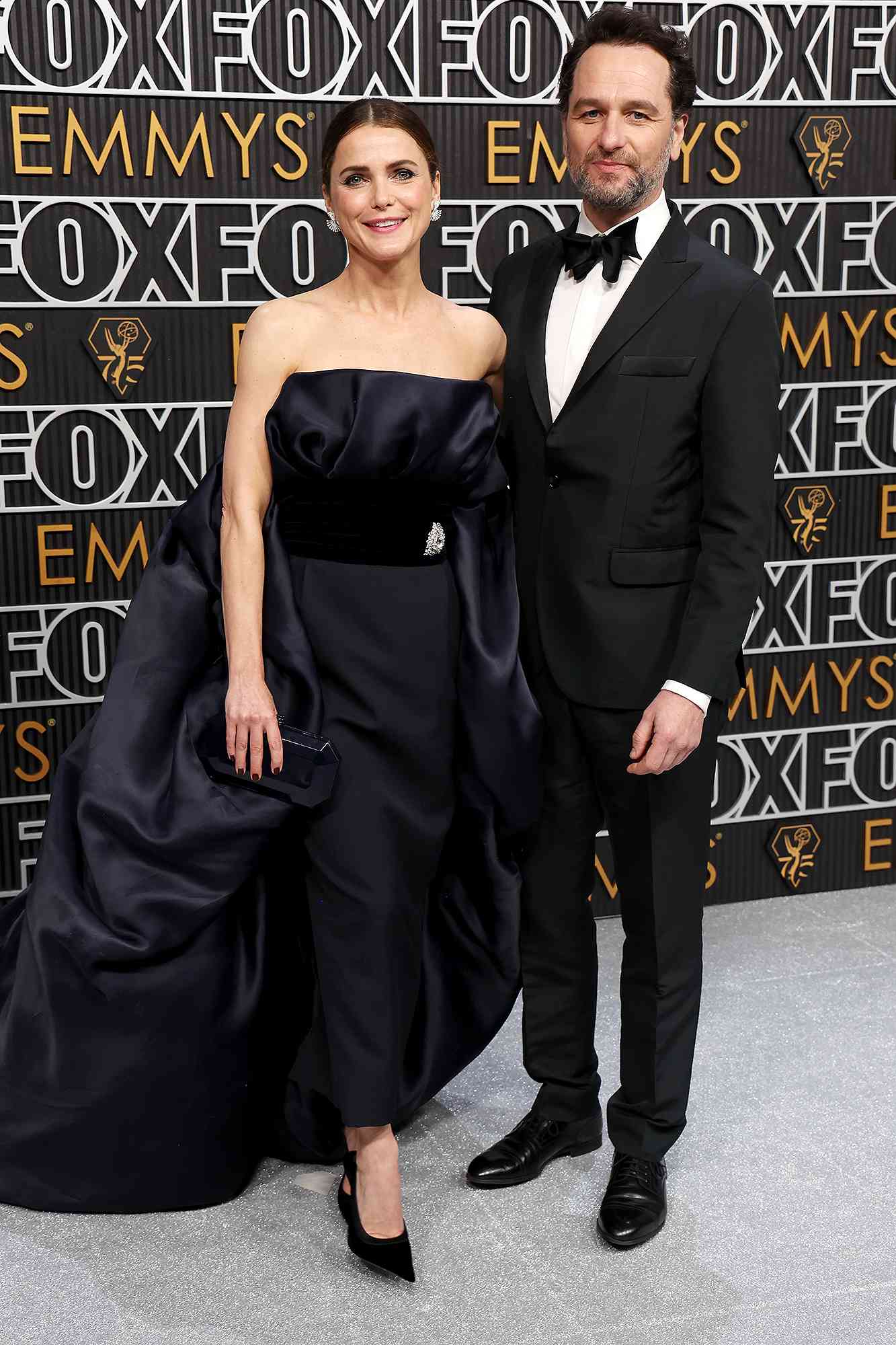 LOS ANGELES, CALIFORNIA - JANUARY 15: (L-R) Keri Russell and Matthew Rhys attend the 75th Primetime Emmy Awards at Peacock Theater on January 15, 2024 in Los Angeles, California. 