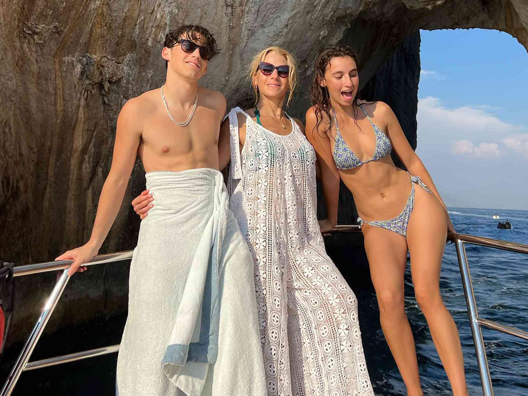 From left: Julian Seinfeld, Jessica Seinfeld and Sascha Seinfeld posing