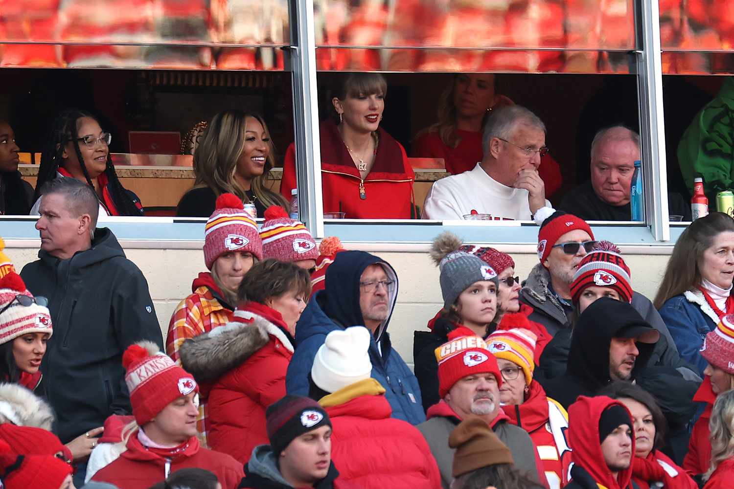 Taylor Swift watches the third quarter in the game between the Las Vegas Raiders and the Kansas City Chiefs 