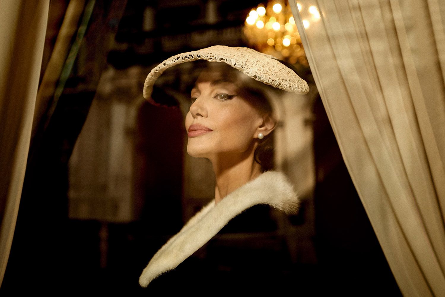 Angelina Jolie Becomes Opera Singer Maria Callas in First Photos from Director Pablo Larrainâs Maria 