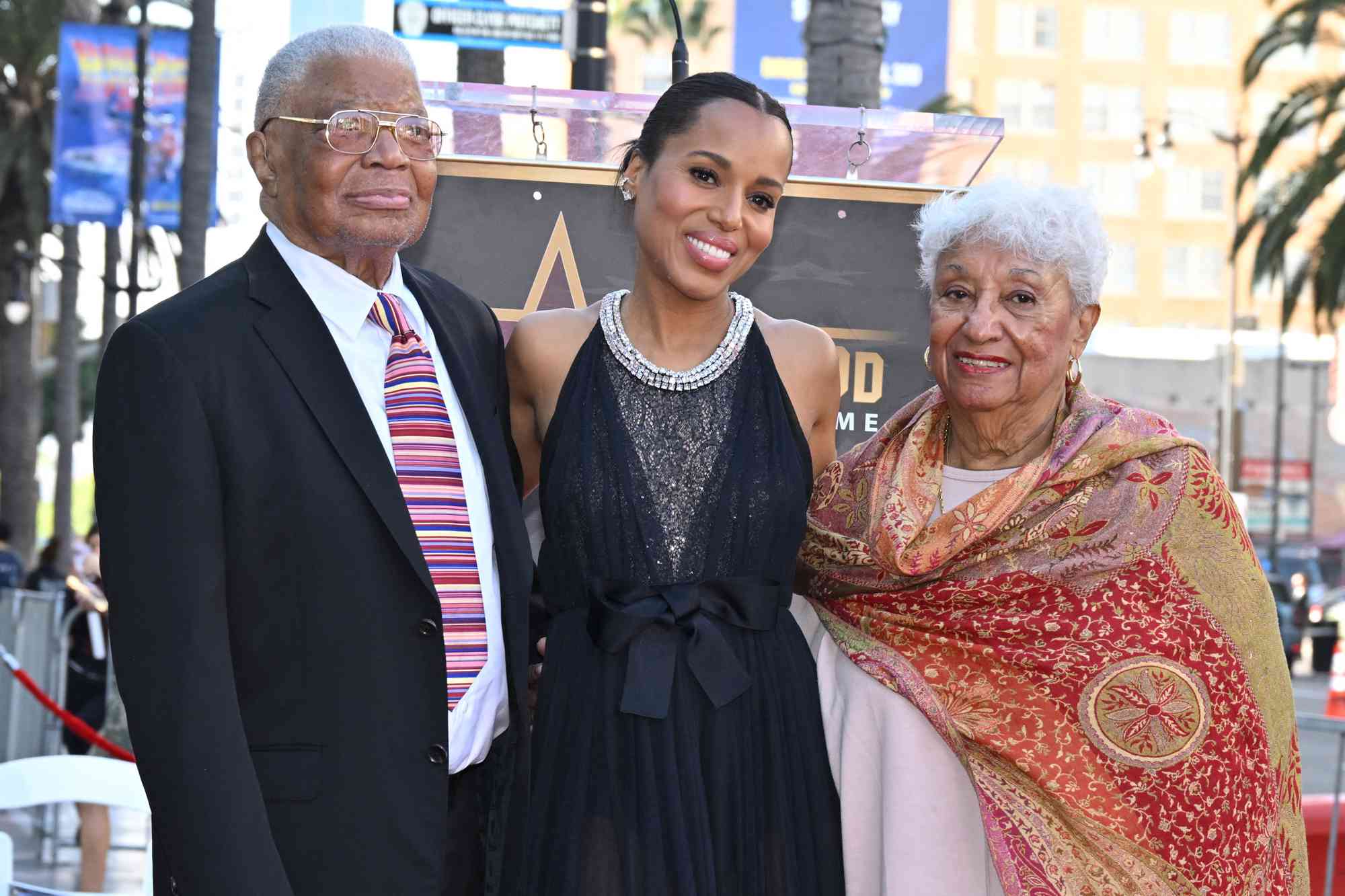 Kerry Washington (C) is joined by her parents Earl Washington (L) and Valerie Washington