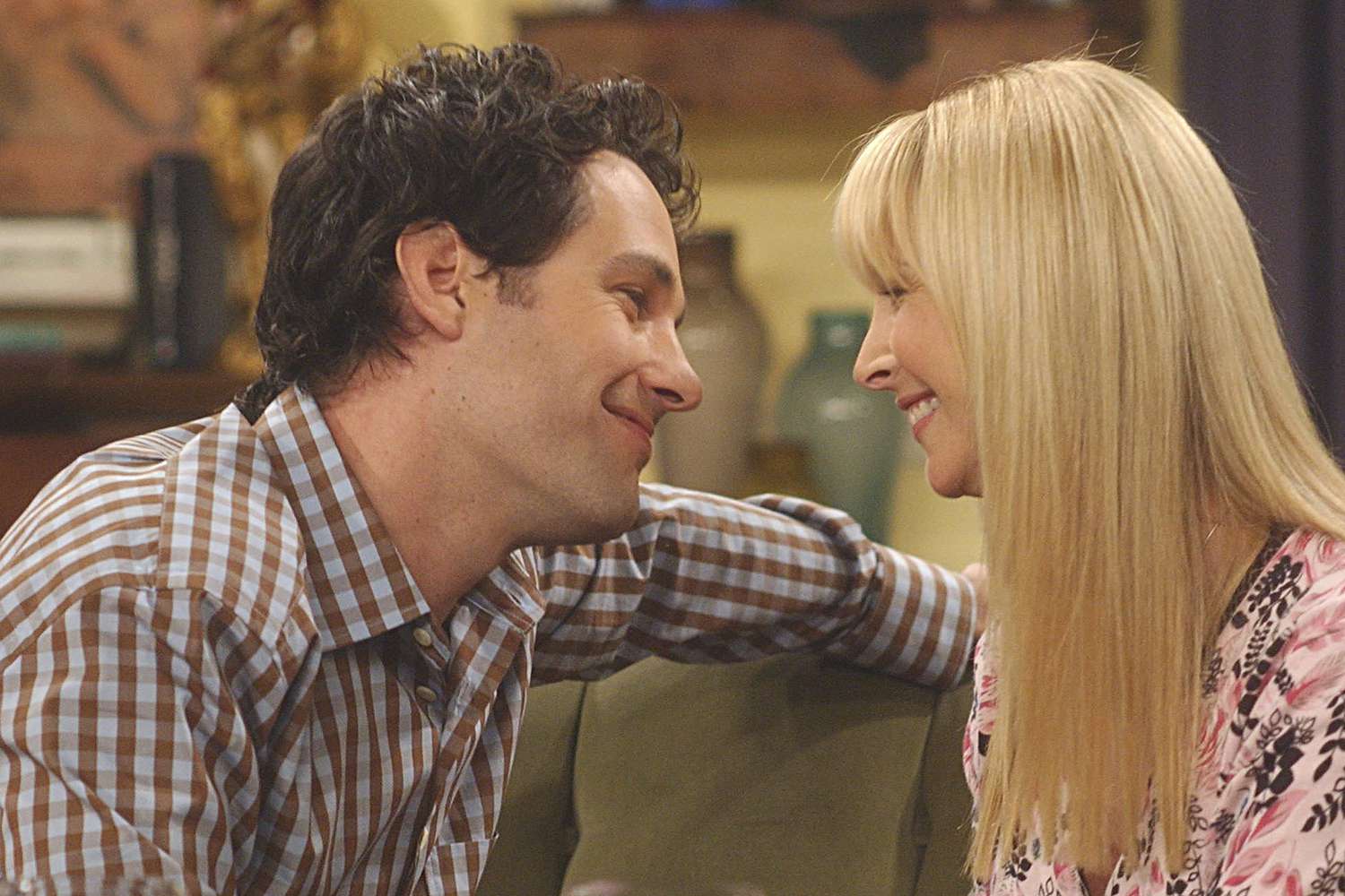 FRIENDS -- "The One With The Sharks" -- Episode 4 -- Aired 10/17/2002 -- Paul Rudd as Mike Hannigan, Lisa Kudrow as Phoebe Buffay 