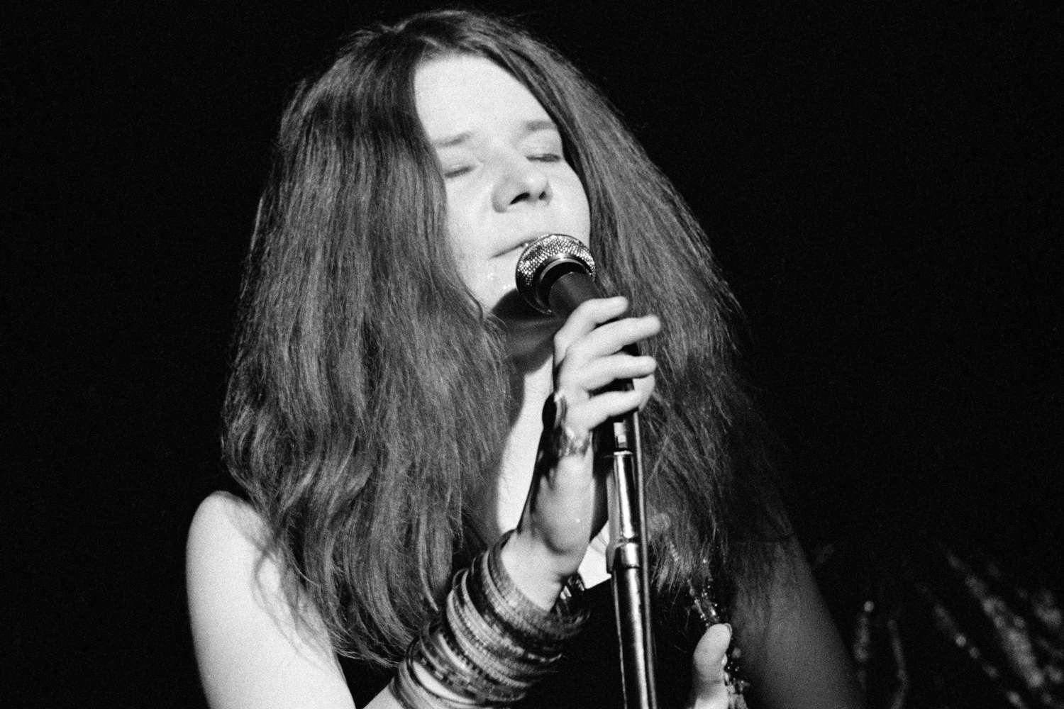 American singer-songwriter Janis Joplin performs live at the Woodstock Music and Art Fair, in Bethel, New York, 17th August 1969.