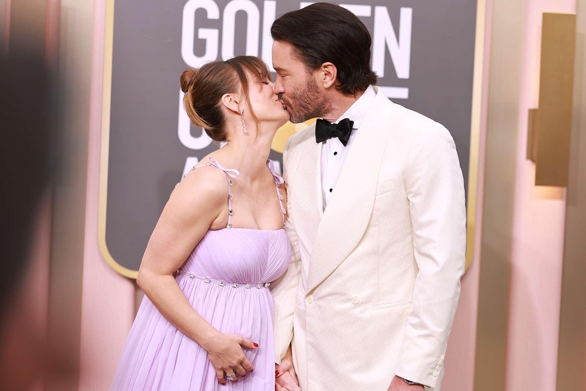 Kaley Cuoco and Tom Pelphrey attend the 80th Annual Golden Globe Awards at The Beverly Hilton on January 10, 2023 in Beverly Hills, California.