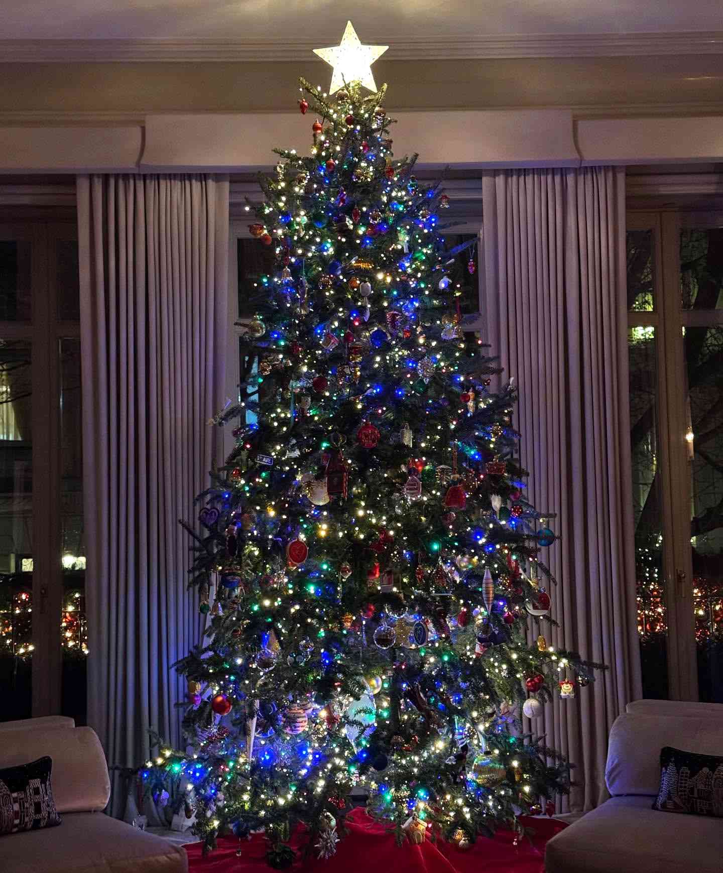 Kelly Ripa christmas tree.