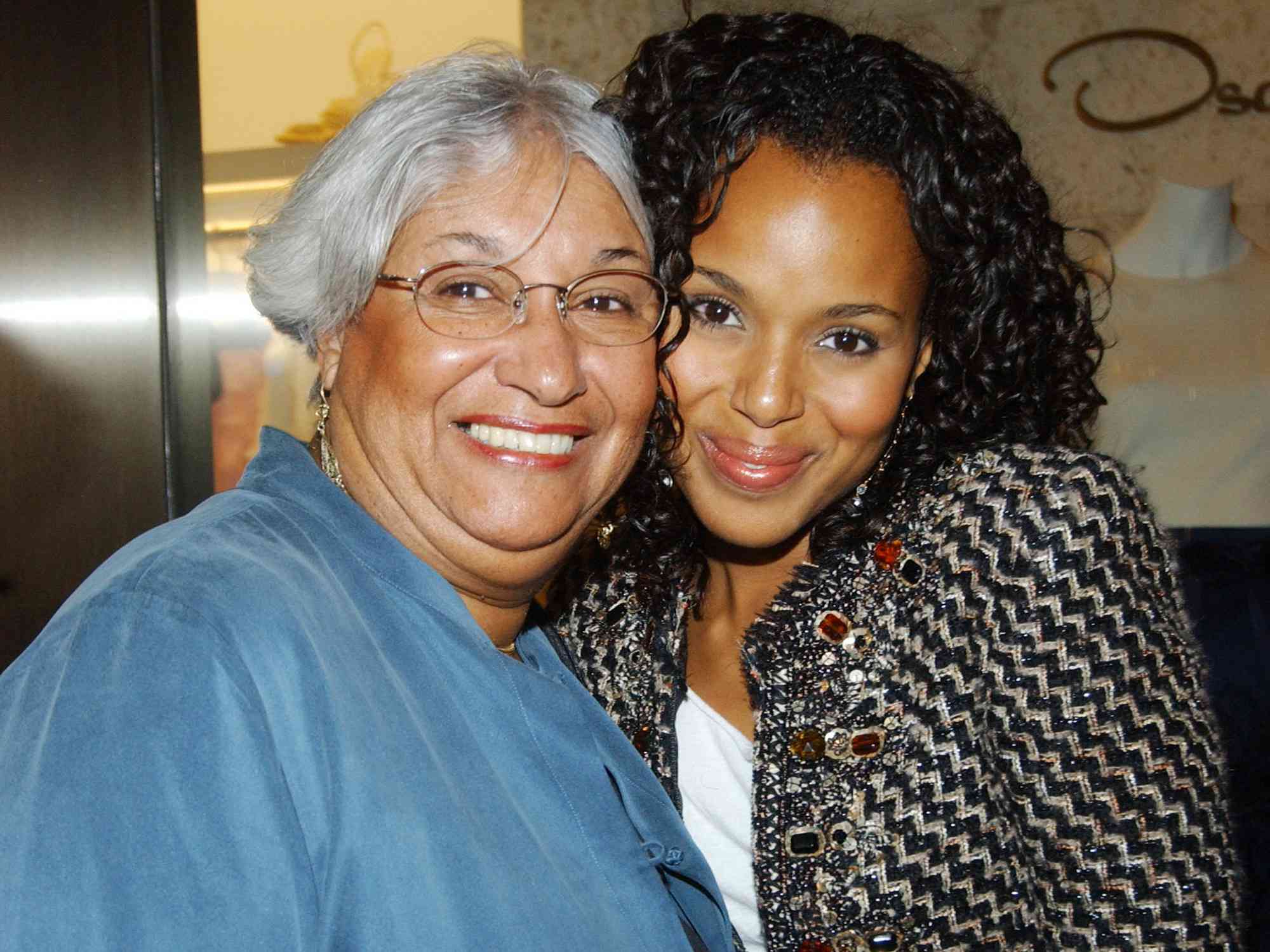 Valerie Washington and Kerry Washington at the newly opened Oscar de la Renta Boutique in NYC in 2004