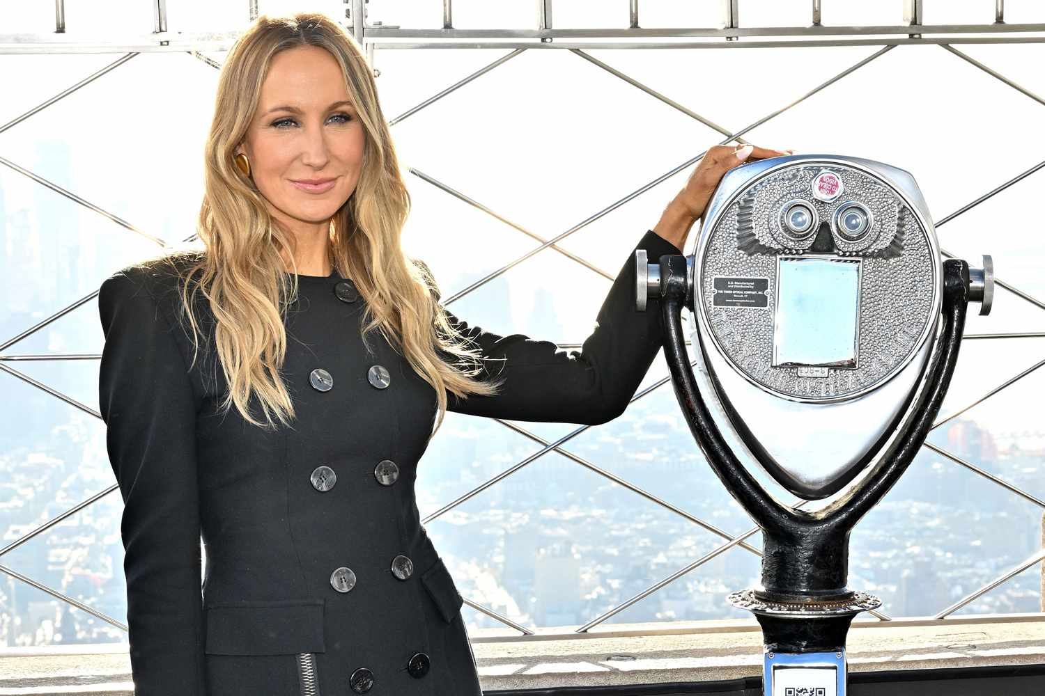 Nikki Glaser Visits the Empire State Building Ahead of Hosting the 82nd Annual Golden Globes, New York, USA