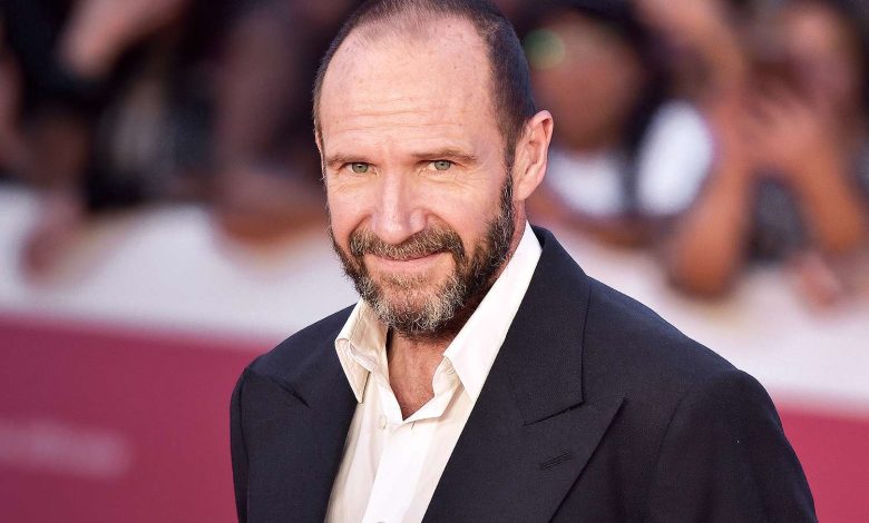 Ralph Fiennes Recalls Feeling ‘a Little Bit Lost’ While Working with Jennifer Lopez on Maid in Manhattan (Exclusive)