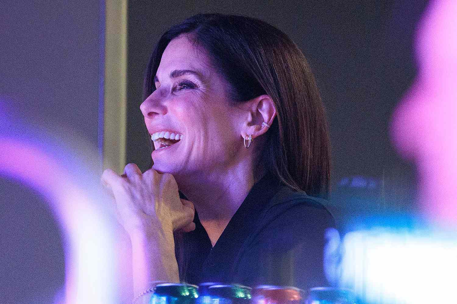 Sandra Bullock attends the regular season NBA game between the Los Angeles Lakers and the Detroit Pistons 