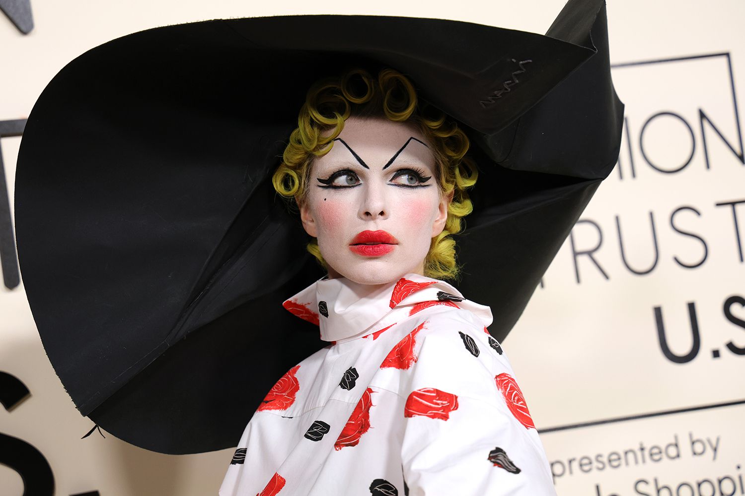 Julia Fox at the Fashion Trust U.S Awards